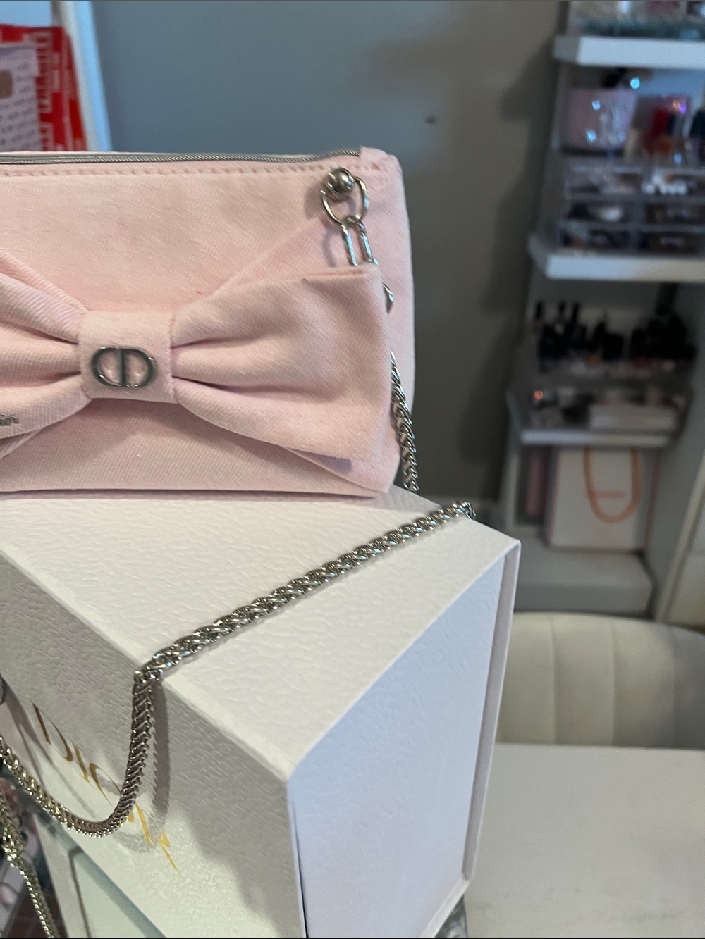 Dior Light Pink Bow Mini Bag with Adjustable Silver Chain - Picture 7 of 9
